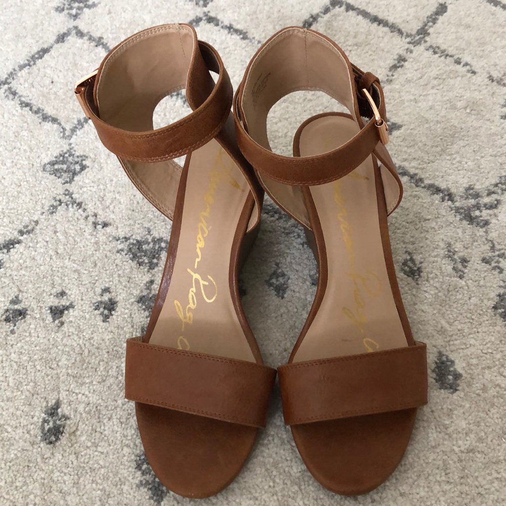 Cute cognac heeled sandals for Spring & Summer